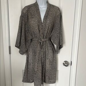 Secret Treasures Black and White Kimono Robe